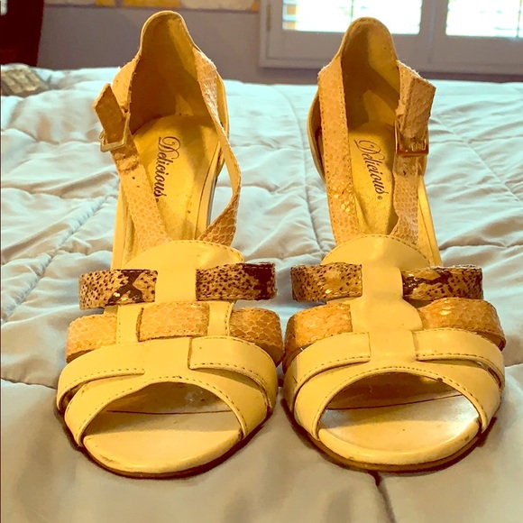 Delicious Shoes - HOST PICK 🥳 Delicious Snakeskin Heels
